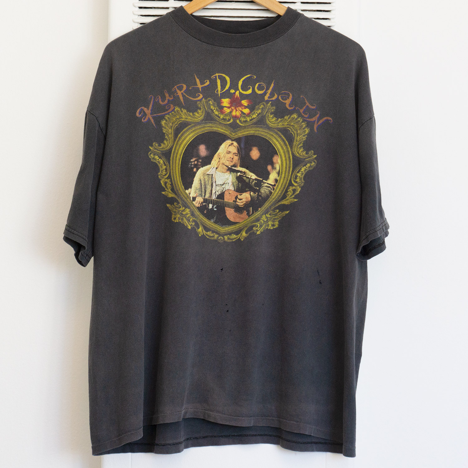 Vintage Kurt Cobain Memorial Heart T-shirt, Front
